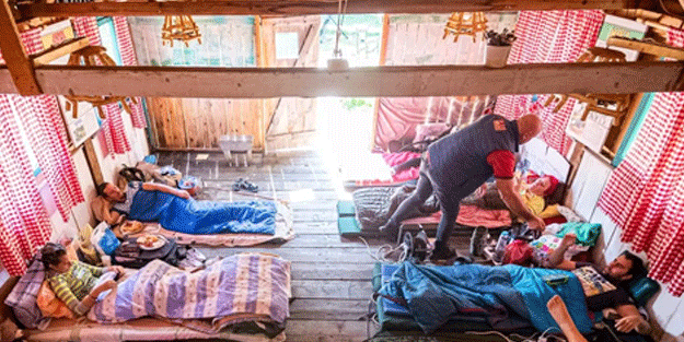 Sebebini duyunca çok şaşıracaksınız! Tam 22 gündür durmadan yatıyorlar