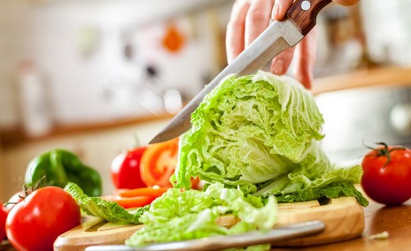 Sebze ve meyveler neden bıçakla kesilmemeli?