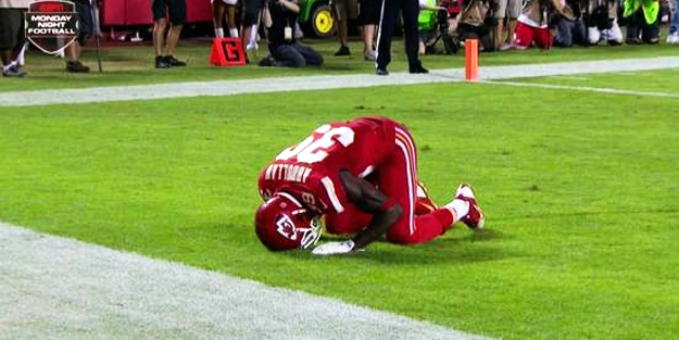 Secde etti ceza aldı