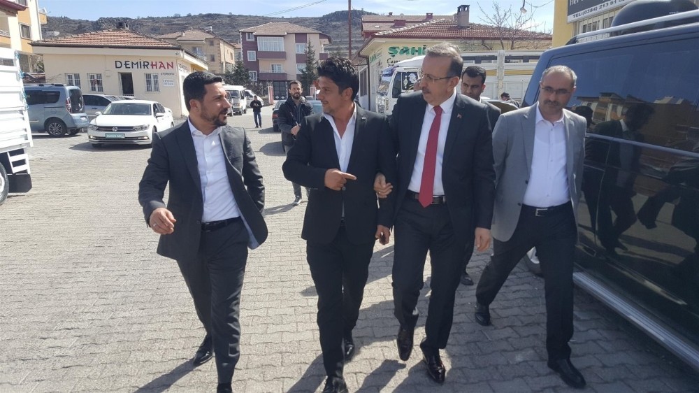 Seçen, Belediye Başkan adayı Arı ile Galericiler sitesi esnaflarını ziyaret etti 