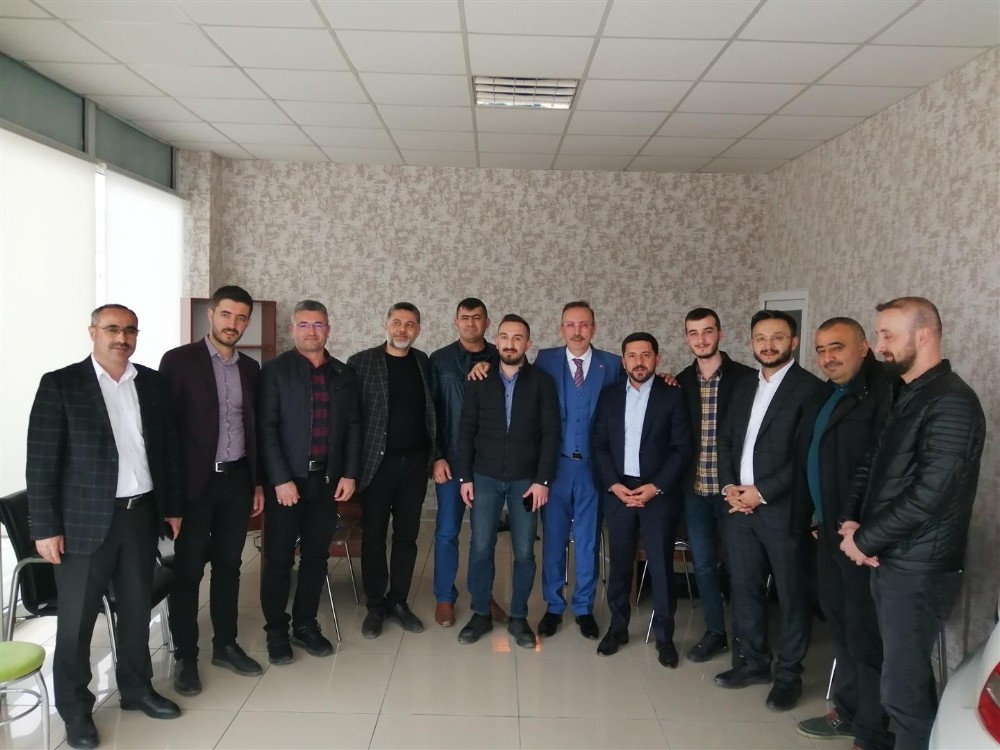 Seçen, Yeni Galericiler Sitesi ve Fevzi Çakmak Caddesinde seçim çalışmalarına katıldı 