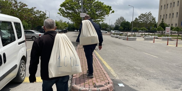 Seçim malzemeleri o ilçe ve mahallelere ulaşmaya başladı