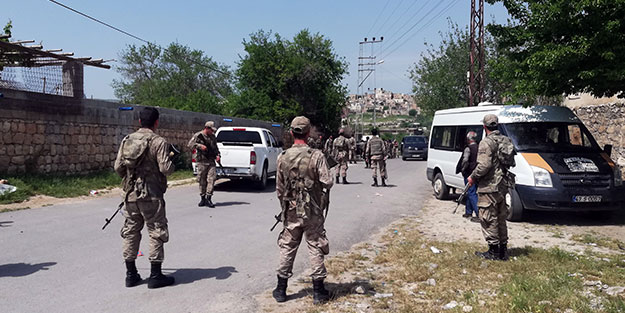 Seçim nedeniyle aralarında husumet başlayan aileler silahla çatıştı