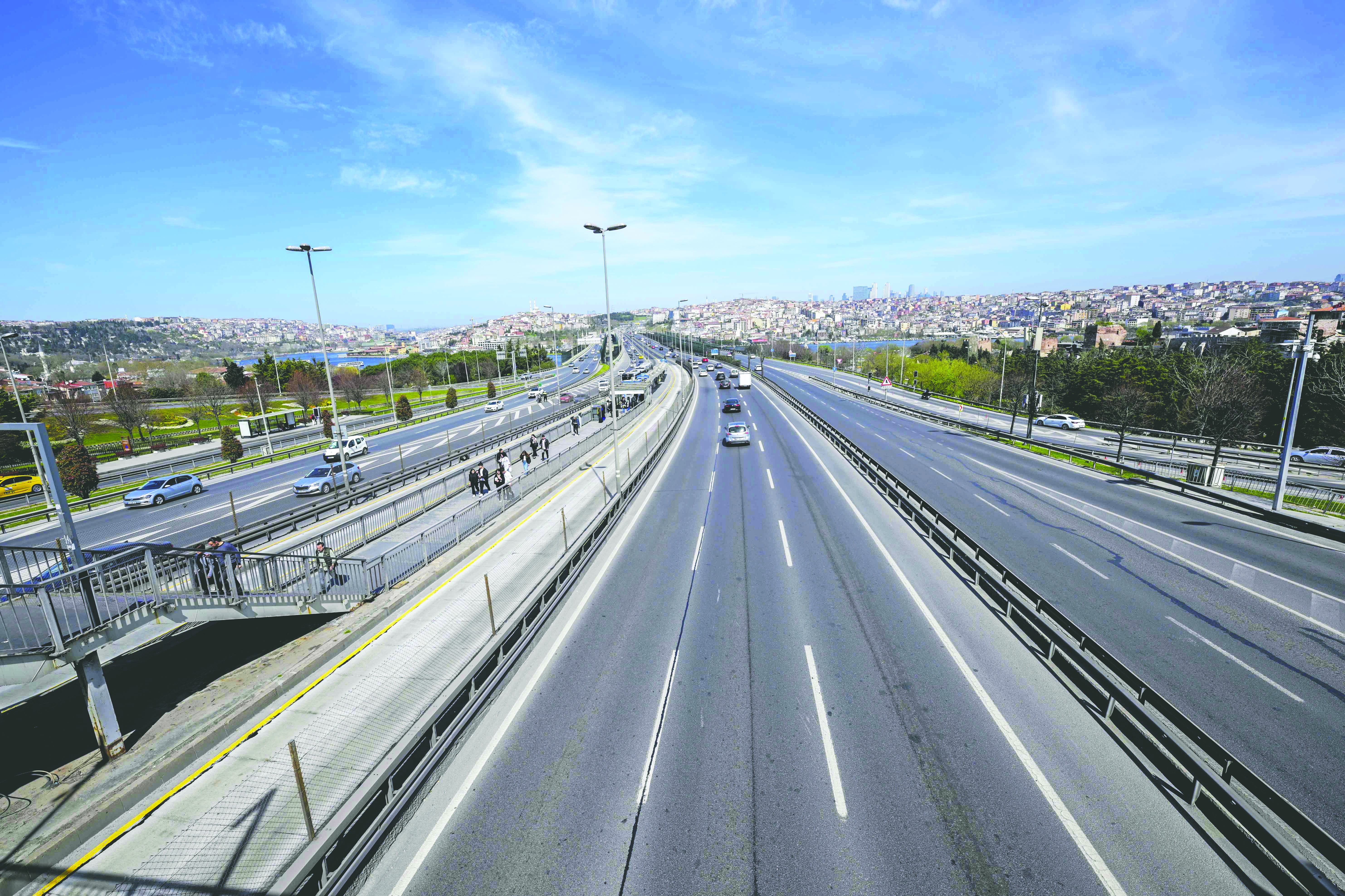 Seçim nedeniyle yollar boş kaldı