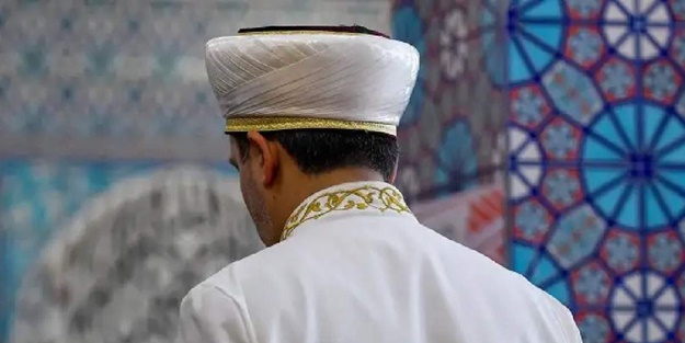 Seçim öncesi imamdan örnek davranış!