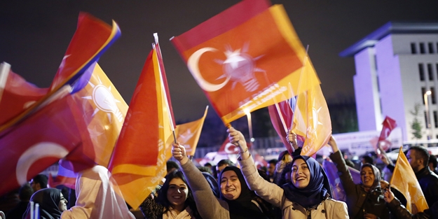 Seçim sonuçları böyle kutlanıyor! - FOTO