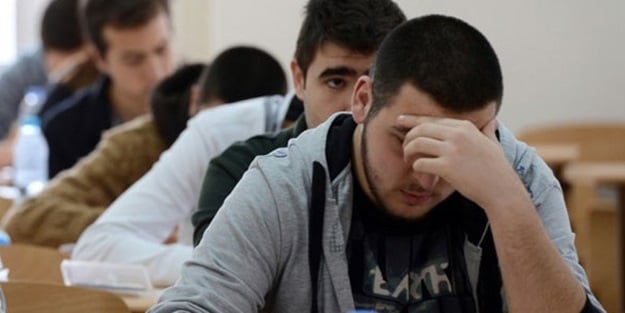 Seçim üniversite sınavının olduğu güne denk geldi
