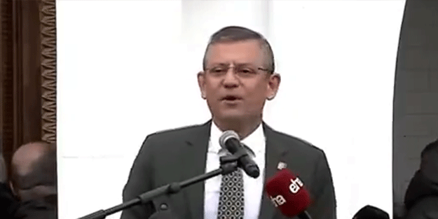 Seçim yaklaşınca Özgür Özel cami açmaya gitti