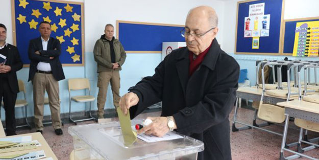 Seçimden seçime hatırlanan şahıs oyunu kullandı