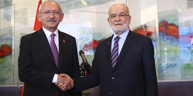 Seçime kadar bile sabredemedi! Maskesini indiriverdi Kemal