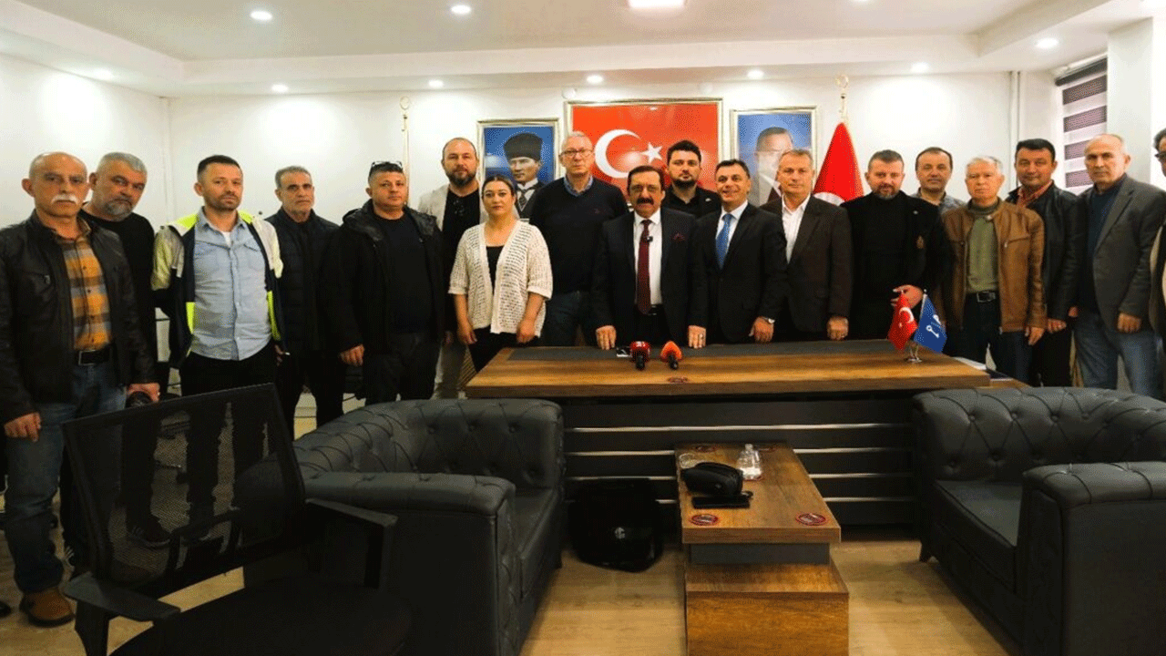 Seçimi kazandığı gibi koltuktan atıldı: Anahtar Parti'de darbe girişimi!