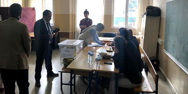 Seçmene zarf vermeyince AK Partililer harekete geçti