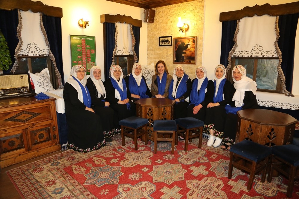 Seden Bozbey kadın dernekleriyle buluştu 