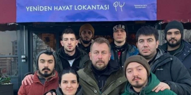 Şef Ömür Akkor deprem bölgesinde öyle bir şey yaptı ki... Yok artık dedirten detay!