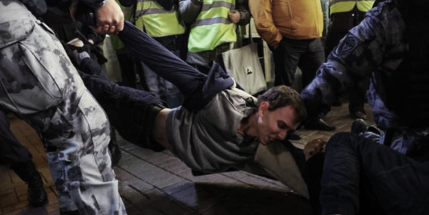 Seferberlik ilanı Rusya'yı karıştırdı! Ülkeden kaçan kaçana!