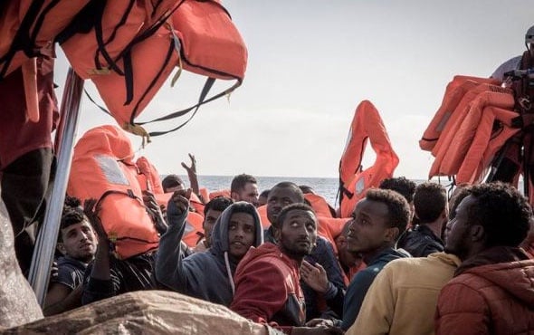 Seferihisar ilçesinde Afrikalı düzensiz göçmenler İzmir'de yakalandı!