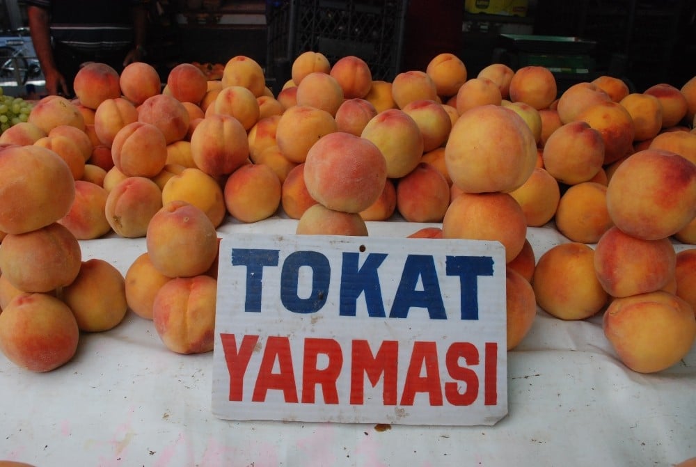Şeftali tarlada 1-1.5 lira, markette 4.95 lira 