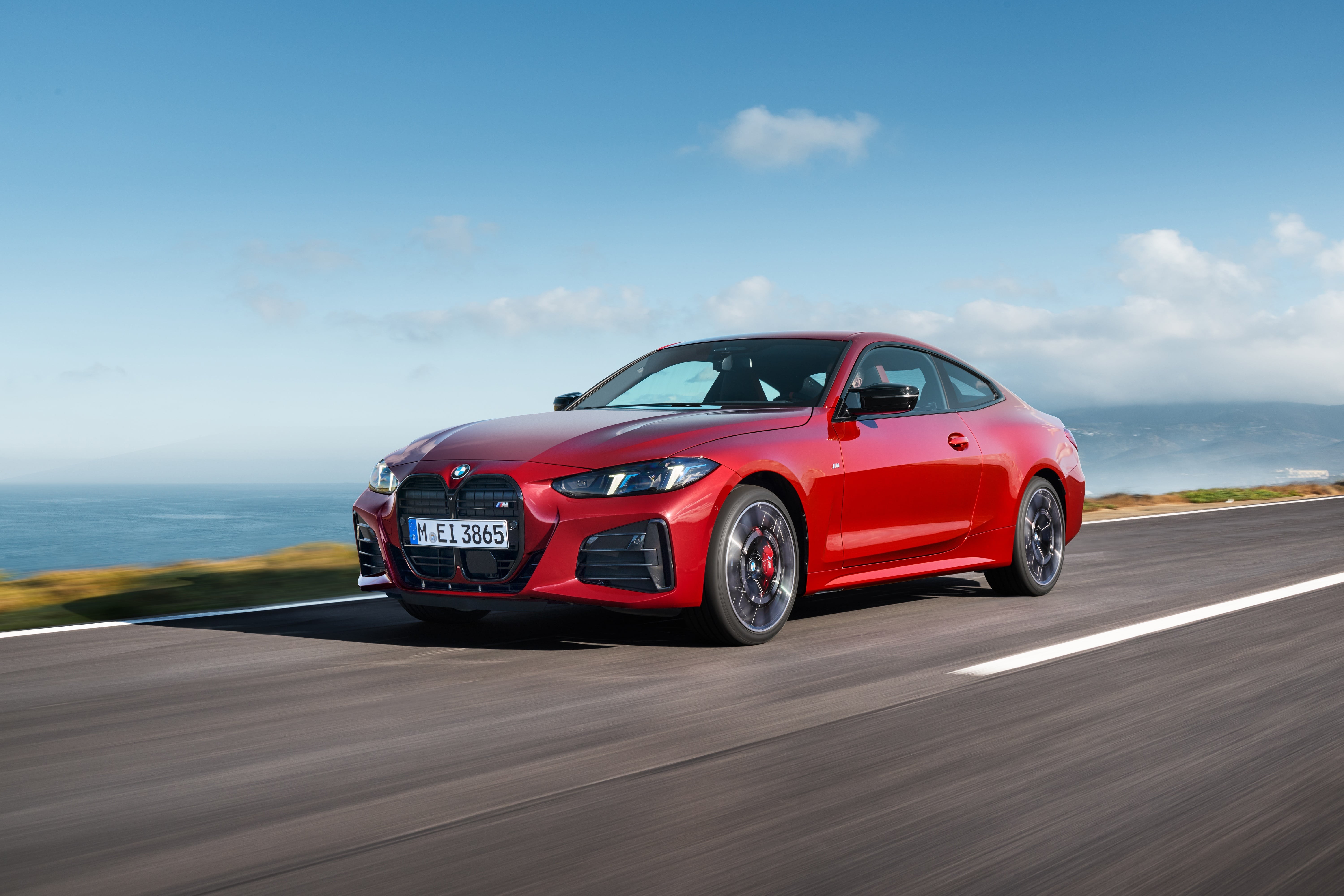 Segmentinde dünya lideri! Yeni BMW 4 Serisi Coupé ve Cabrio Türkiye yollarında! Alman teknolojisine sahip otomobillerin fiyatları ne kadar?