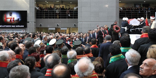 Şehid savcı için düzenlenen törende duygulu anlar