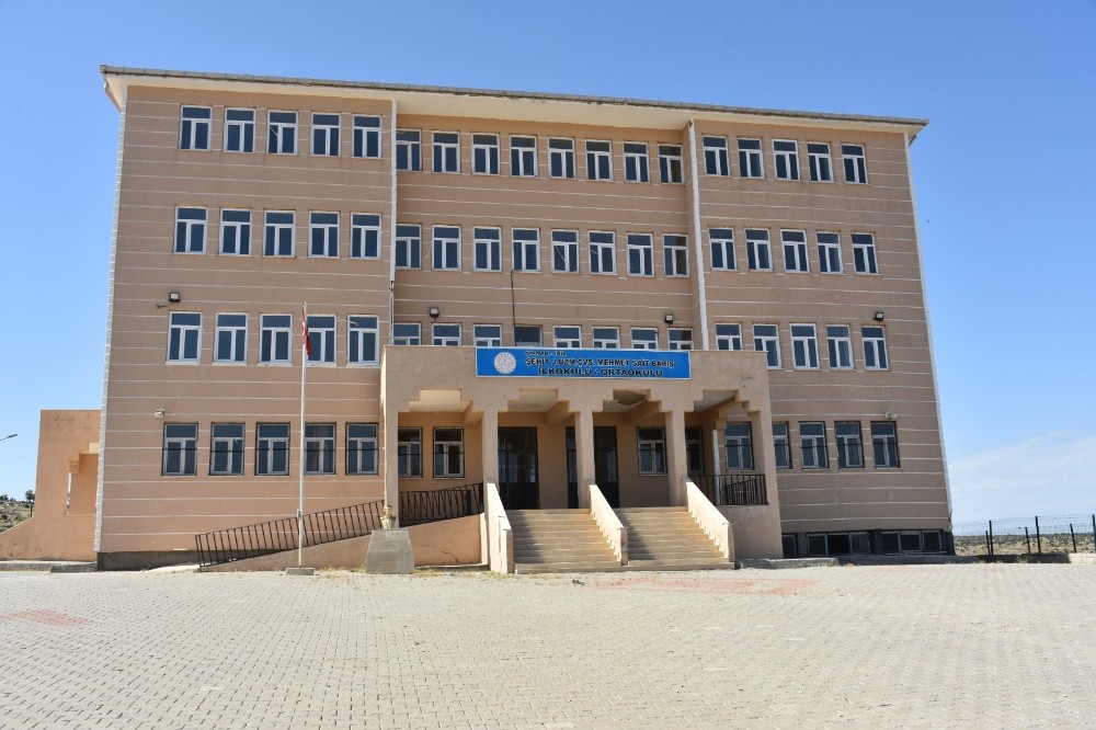 Şehidin adı köy okulu ve taziye evine verildi 