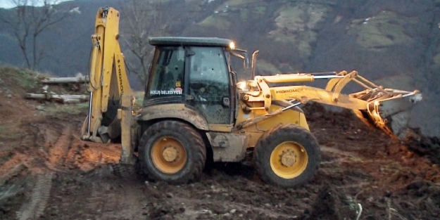 Şehidin evine kepçe vuruldu