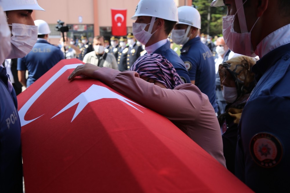 Şehidin eşinden en acı veda; “Seni seviyorum Fatih” 