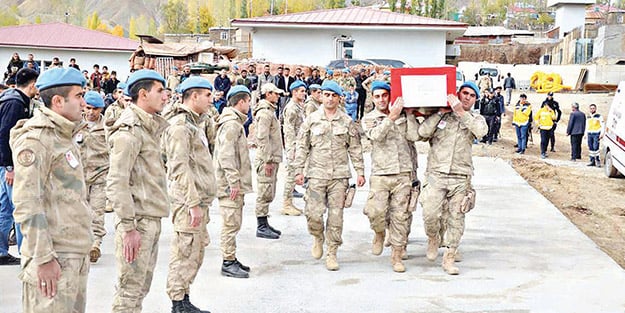 Şehidin kardeşini iki günle işten attılar!