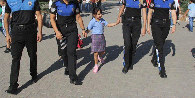 Şehidin kızını okula, babasının silah arkadaşları götürdü