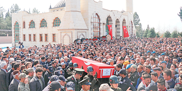 Şehidlerimizi dualarla uğurladık