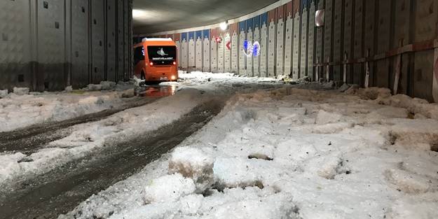 Şehir dolu yağışıyla beyaza büründü!