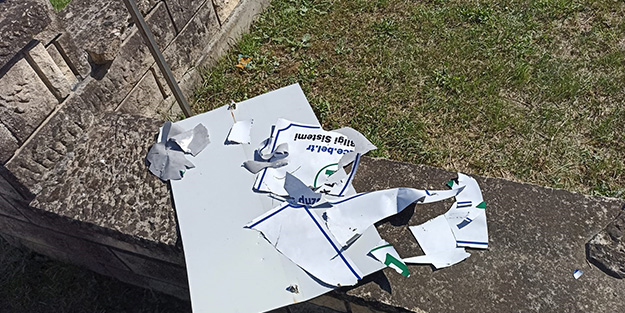 Şehir mezarlığı magandaların hedefi oldu!