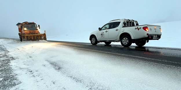 Şehirde kar ve sis ulaşımı aksatıyor