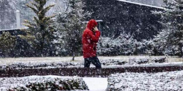 Şehirde kar yağışı başladı