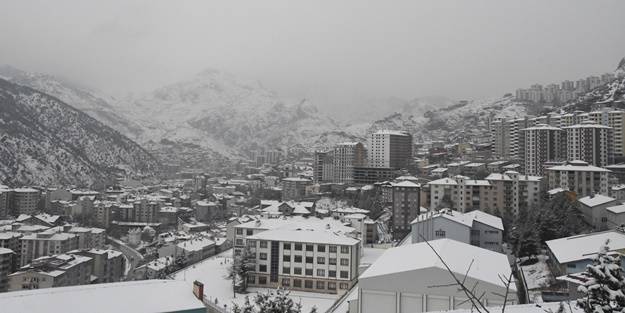 Şehirde kar yağışı