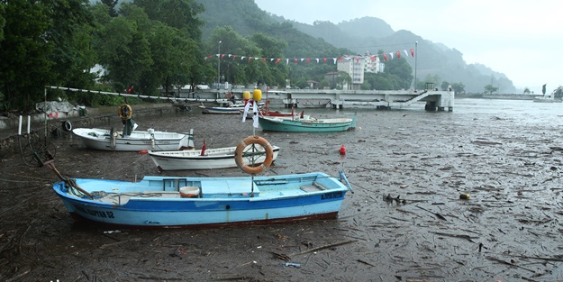 Şehirde şiddetli yağış! Hasara neden oldu
