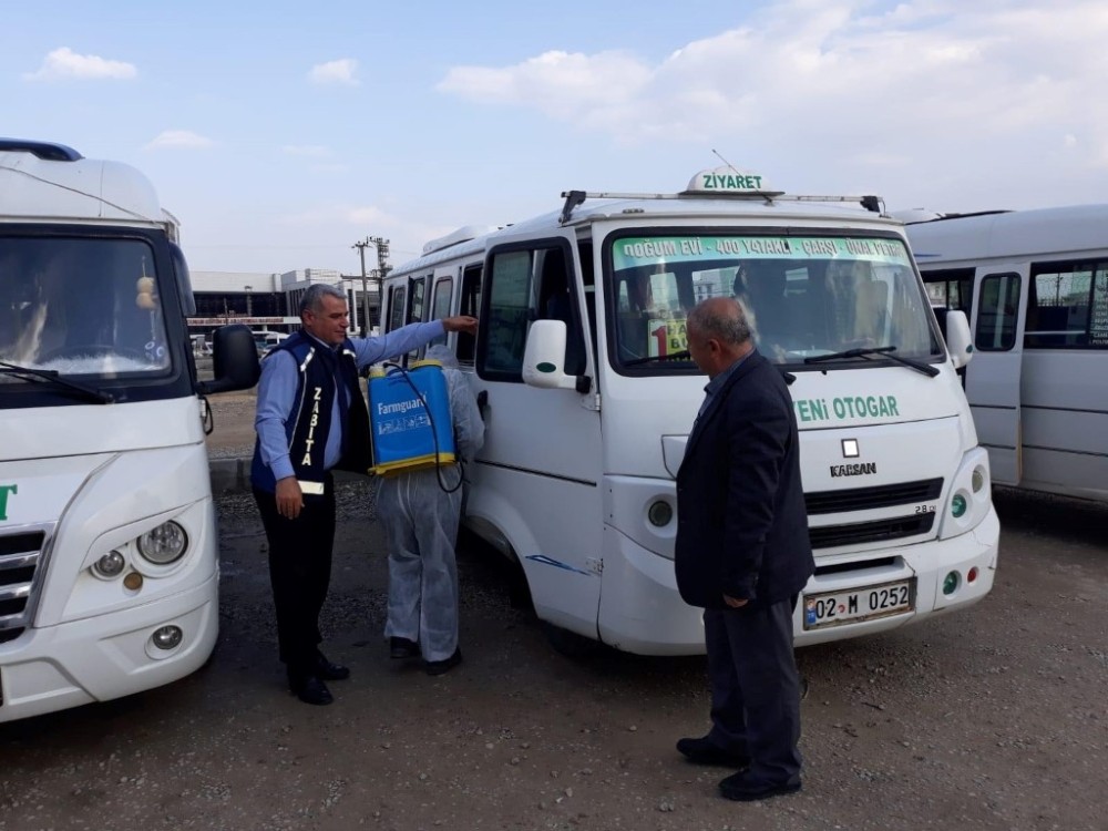 Şehiriçi minibüslerde dezenfekte çalışması yapılıyor 