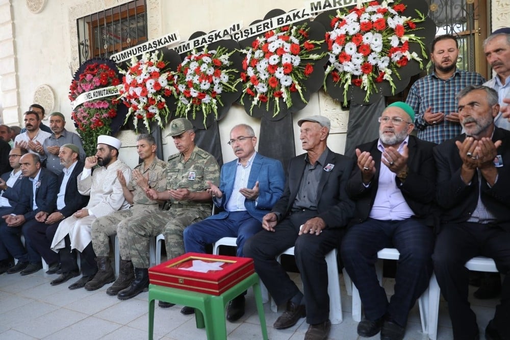 Şehit Abdullatif Emen, şehit babası ile yan yana 