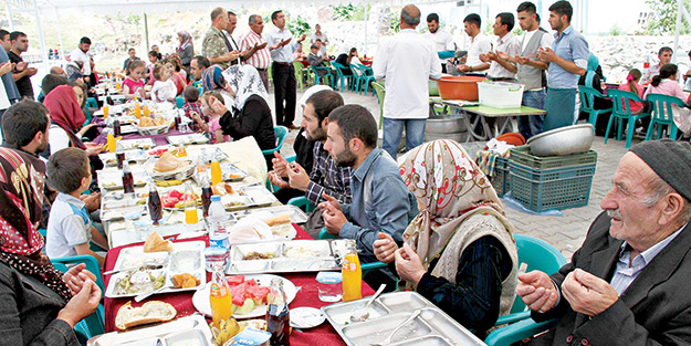 Şehit ailelerinden çözüme destek
