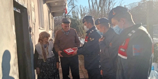 Şehit ailesine duygulandıran ziyaret