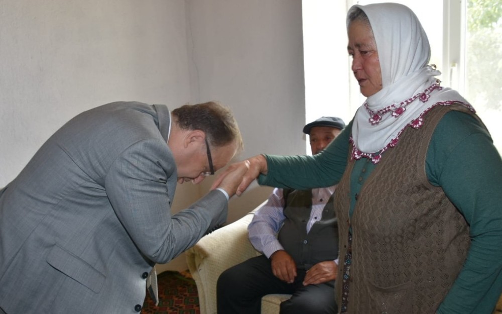 Şehit ailesine oğullarının şahadet belgesi verildi 