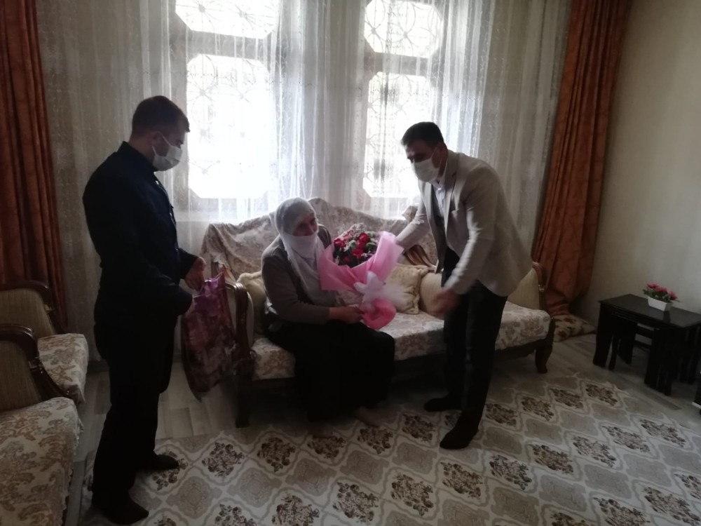 Şehit annelerine “Anneler Günü” ziyareti 