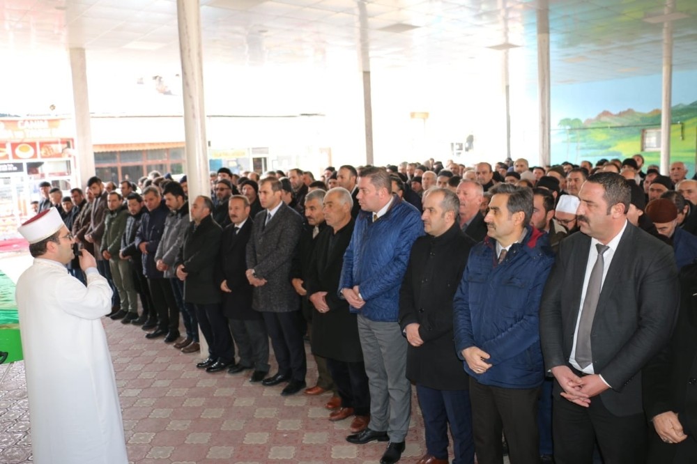 Şehit annesi son yolculuğuna uğurlandı 