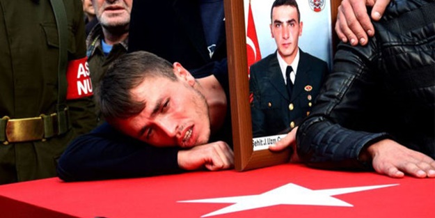 Şehit arkadaşı için ağlayan asker şehit oldu!