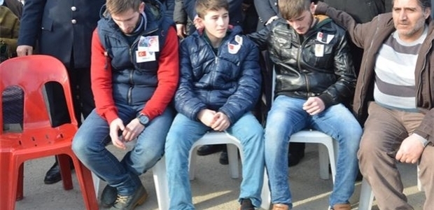 Şehit babalarını böyle uğurladılar