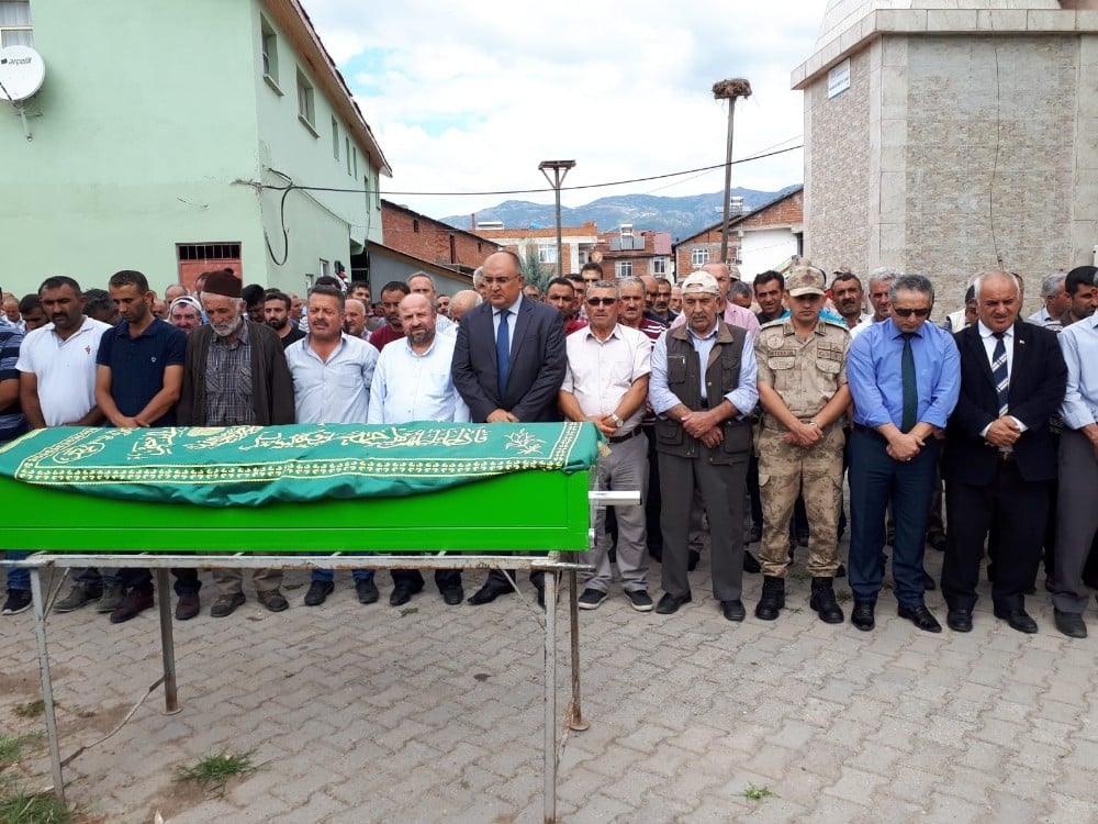 Şehit babası Mehmet Demir son yolculuğuna uğurlandı 