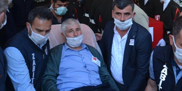 Şehit babası oğlunun cenazesine sedyeyle katıldı