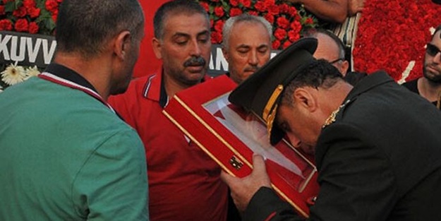 Şehit babası paşayı ağlattı