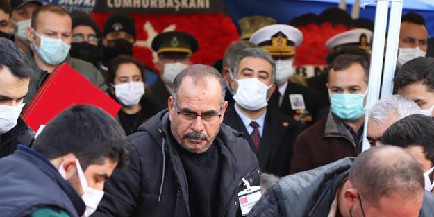 Şehit babasının konuşması yürekleri sızlattı: Canım oğluma, çınarıma...