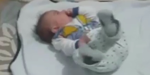 Sehit bebeğin son görüntüsü yürekleri parçaladı