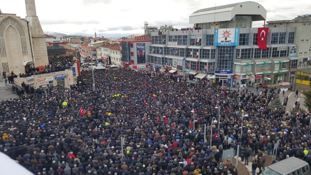 Şehit Çelik’i binlerce kişi uğurladı 